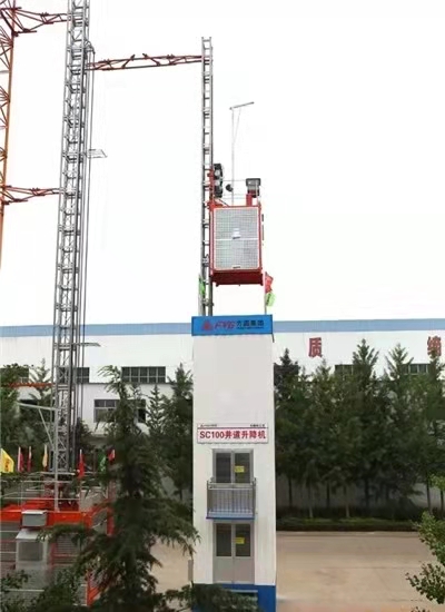 井道施工升降机2