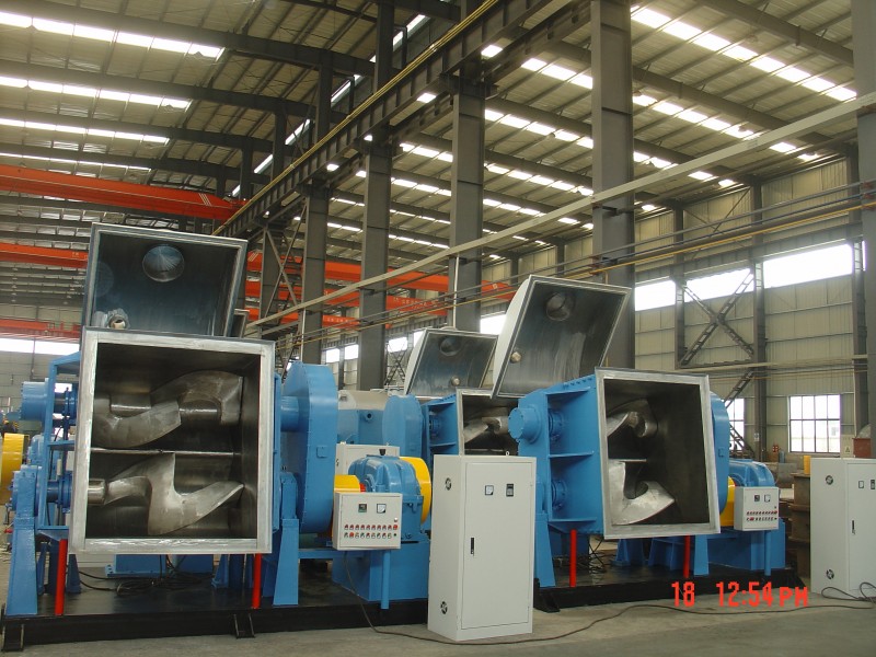 液压翻缸捏合机1